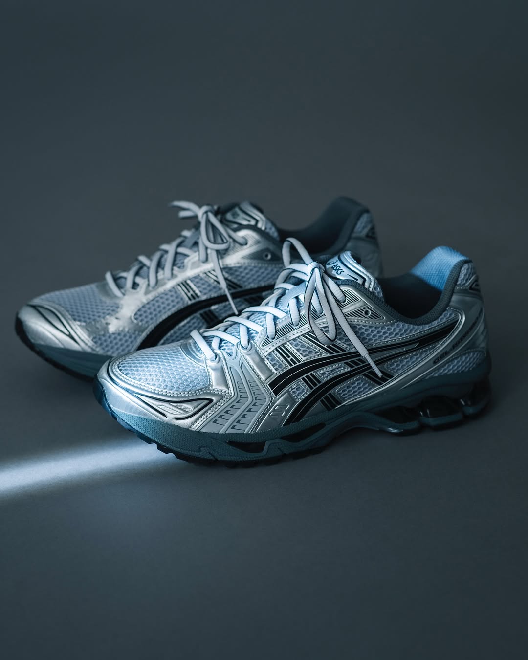 「SEE SEE」湯本弘通の監修によるURBAN RESEARCH × ASICS GEL-KAYANO 14 スペシャルモデルが2025年 3/28 発売 (アーバンリサーチ アシックス ゲルカヤノ) [1203A706.020]