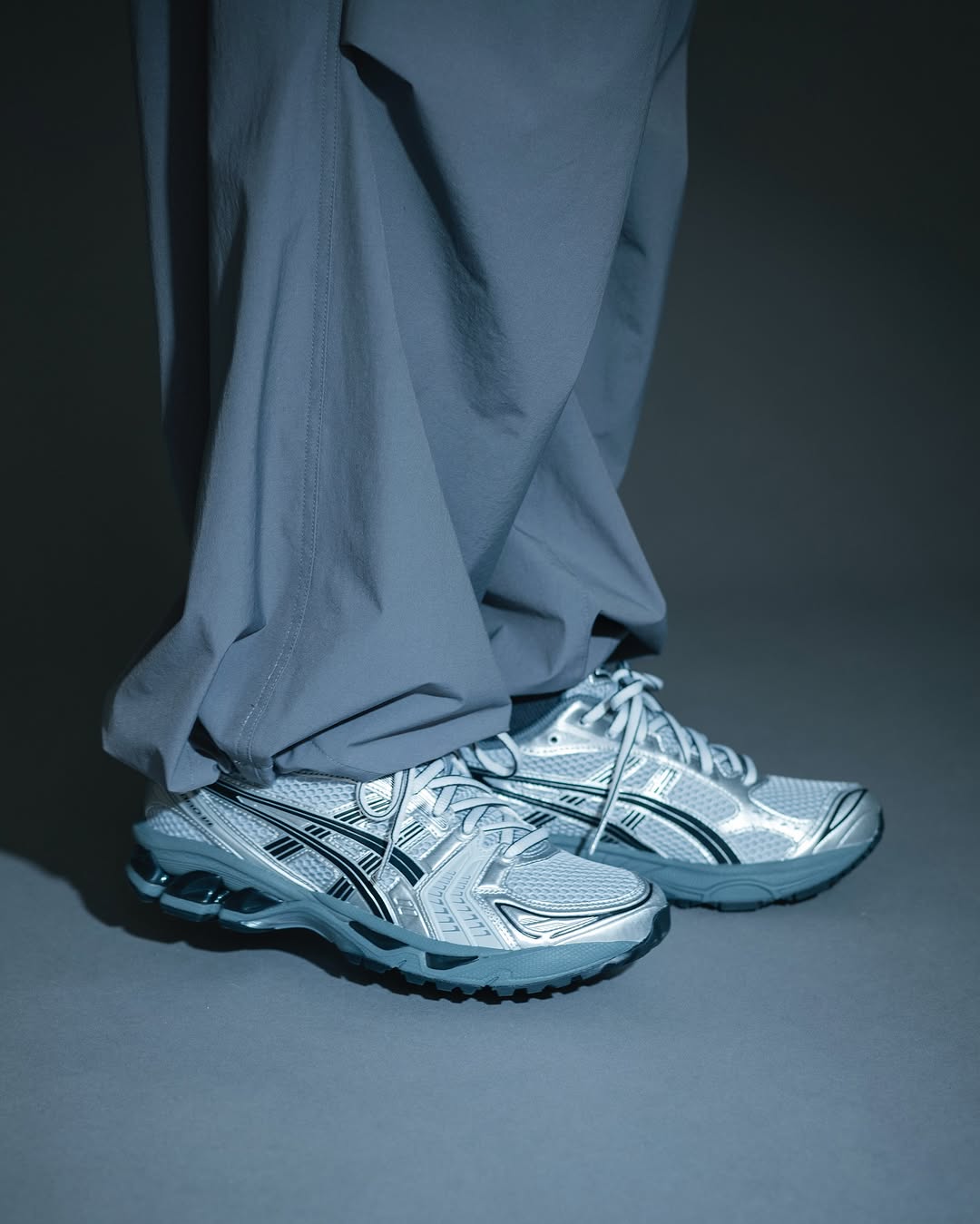 「SEE SEE」湯本弘通の監修によるURBAN RESEARCH × ASICS GEL-KAYANO 14 スペシャルモデルが2025年 3/28 発売 (アーバンリサーチ アシックス ゲルカヤノ) [1203A706.020]